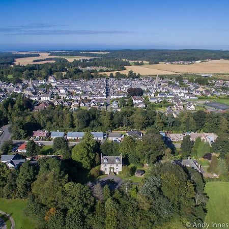 The Old Manse, Fochabers Villa Buitenkant foto